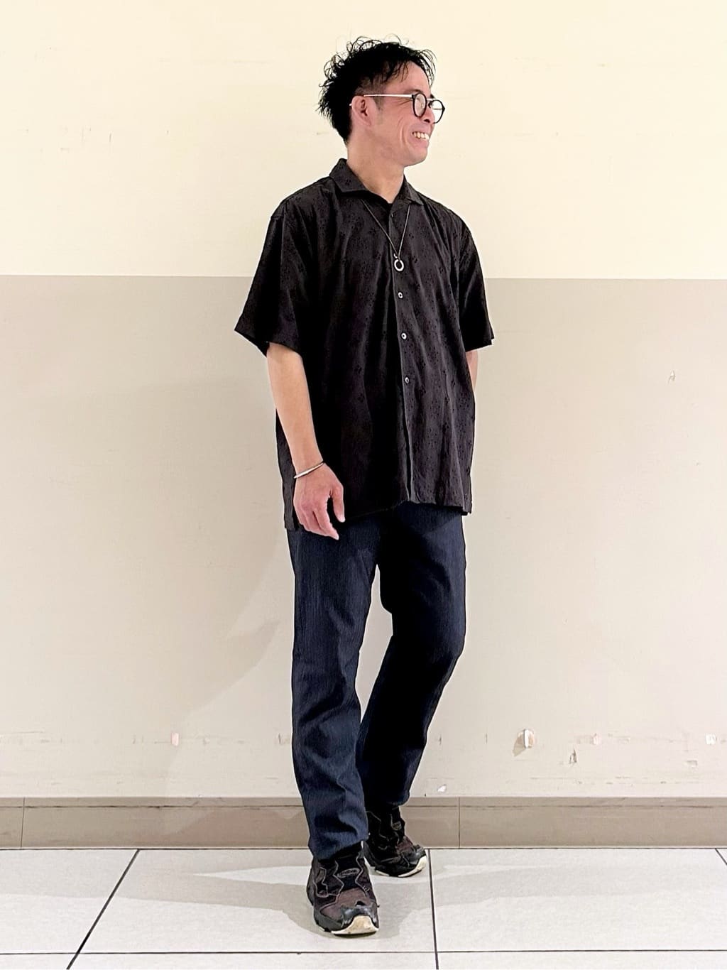 KENJI Iさんの「THE SHOP TK｜【ひんやり快適ビジネス兼用パンツ】7DAYSパンツ ストレッチ+ 接触冷感/洗濯機OK」を使ったコーディネート
