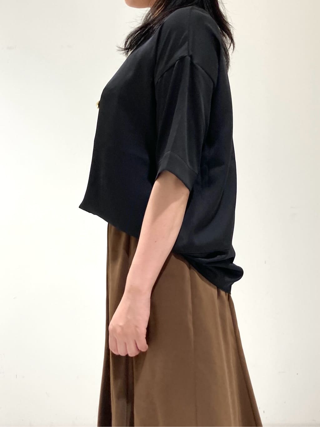 momokoさんの「INDIVI｜【洗える】裾シアー半袖トップス」を使ったコーディネート
