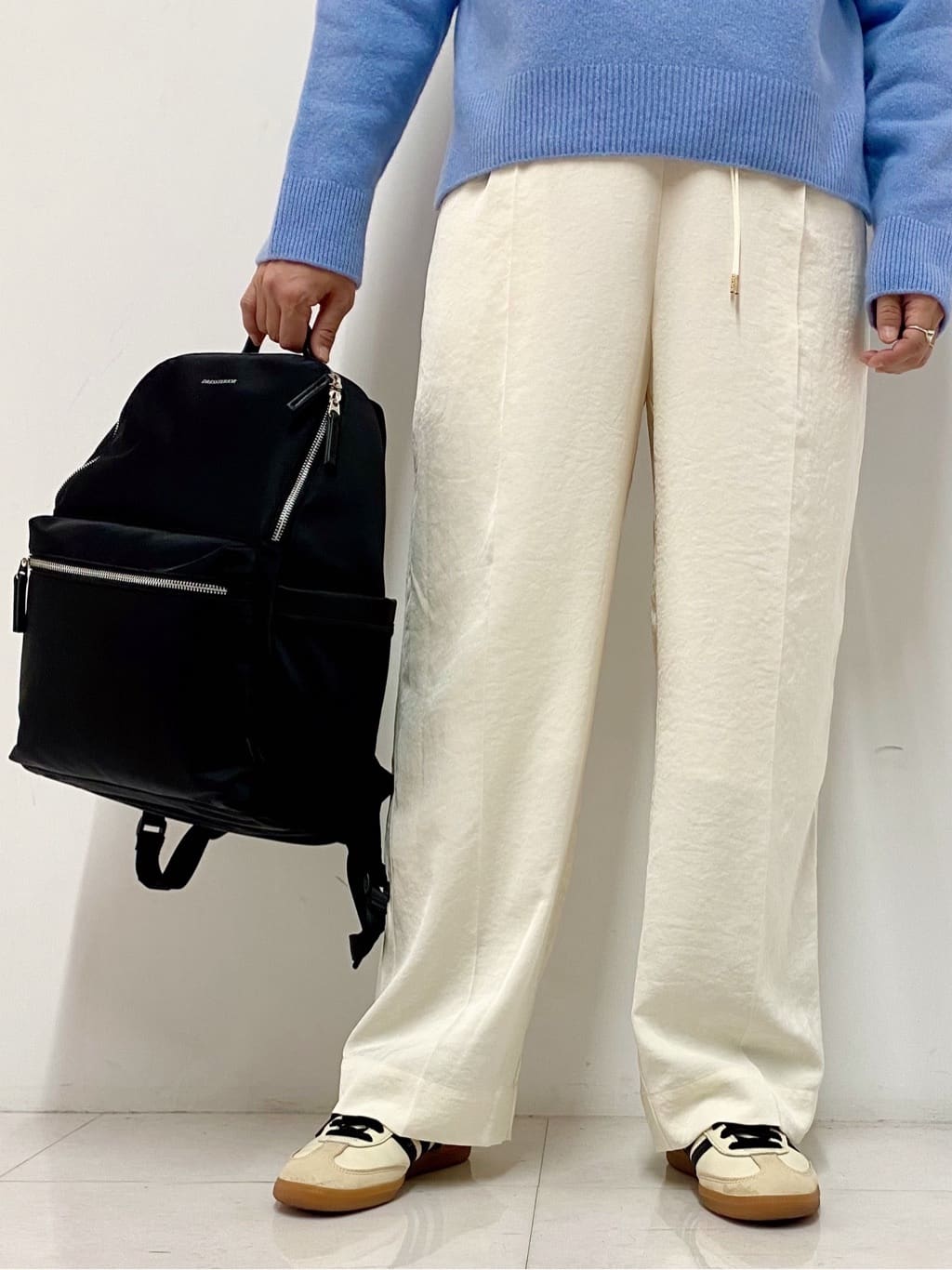 Sawaguchiさんの「DRESSTERIOR｜◆【ウォッシャブル/ウエストゴム】サテンイージーパンツ」を使ったコーディネート