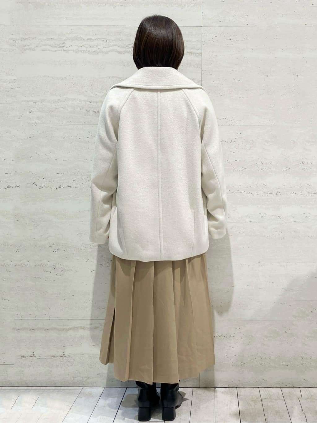 FUKAさんの「OPAQUE.CLIP｜カシミヤブレンドウールミドルピーコート」を使ったコーディネート