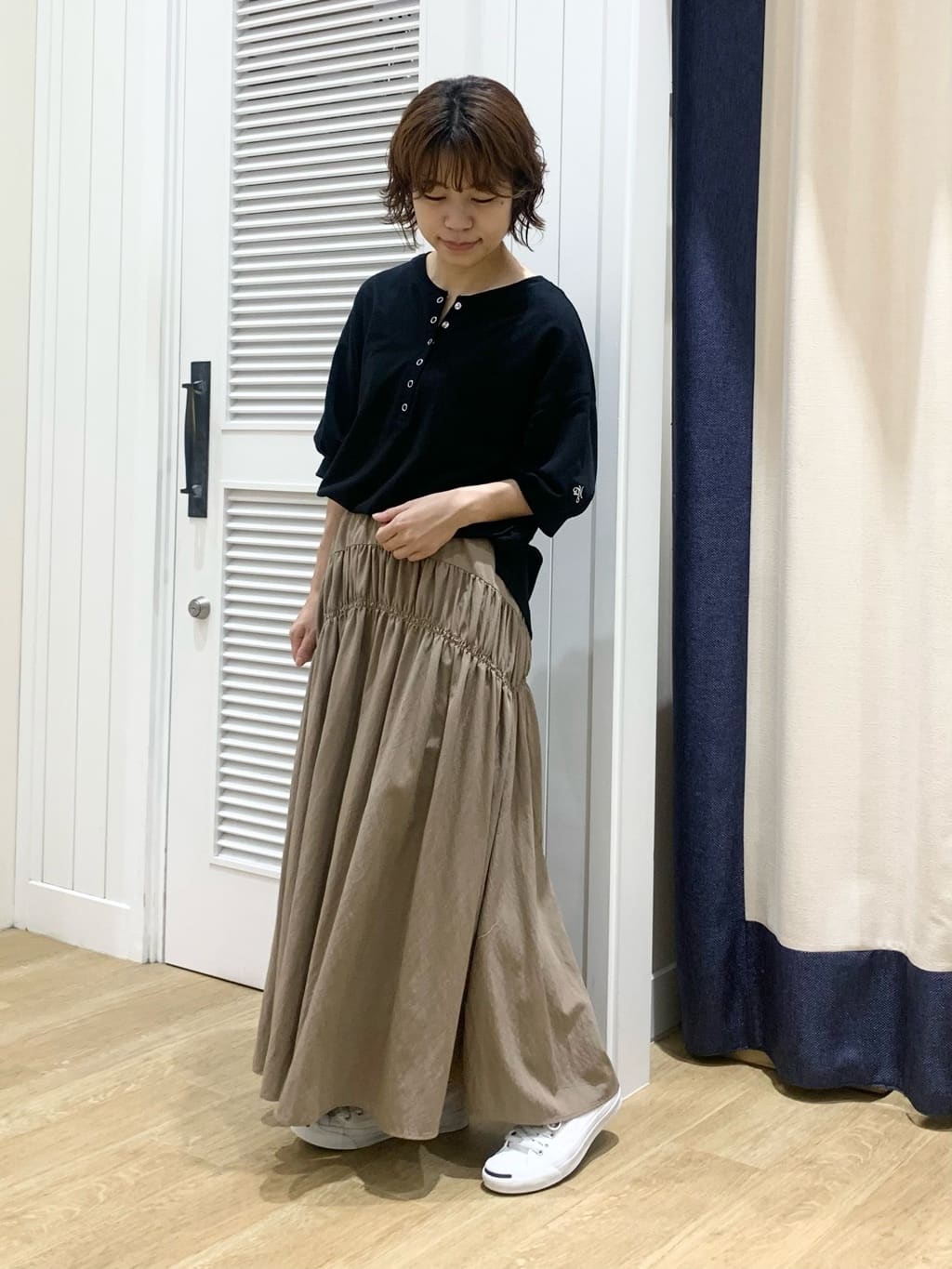 IMARIさんの「Dessin｜【360度可愛い/前後2WAY/洗える】ライトコットンヘンリーカットソー」を使ったコーディネート