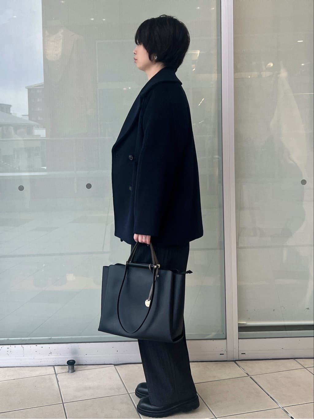 yo-koさんの「OPAQUE.CLIP｜カシミヤブレンドウールミドルピーコート」を使ったコーディネート