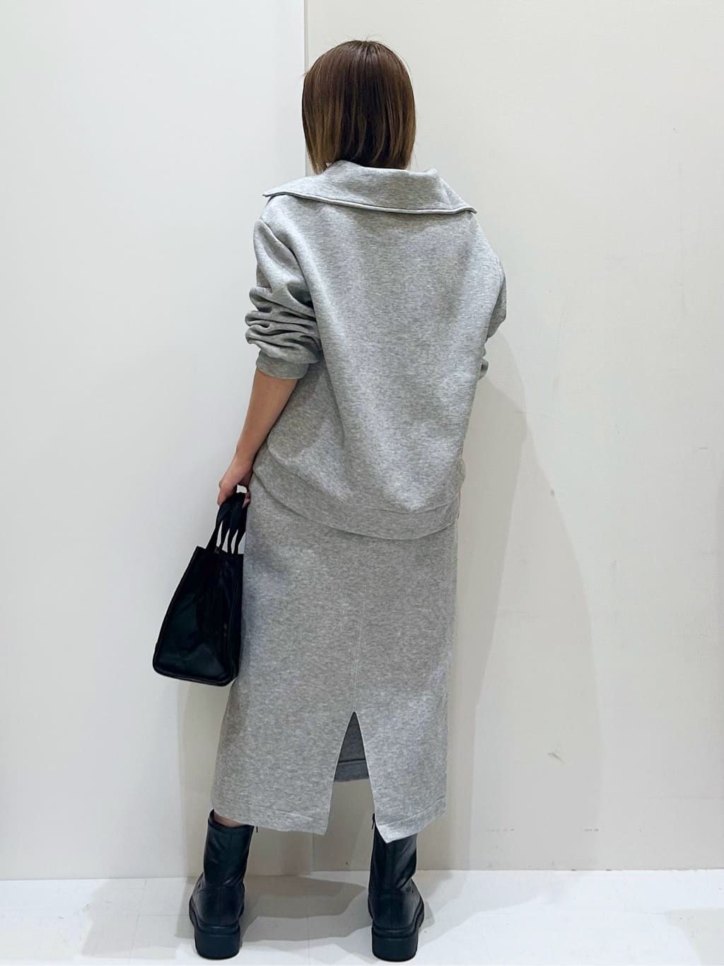 suzukaさんの「OPAQUE.CLIP｜ロングロゴTシャツ【洗濯機OK】」を使ったコーディネート