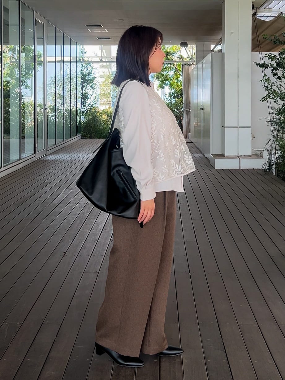 ちびゆきさんの「grove｜リーフ刺繍スパンコールベスト＆ブラウスセット」を使ったコーディネート