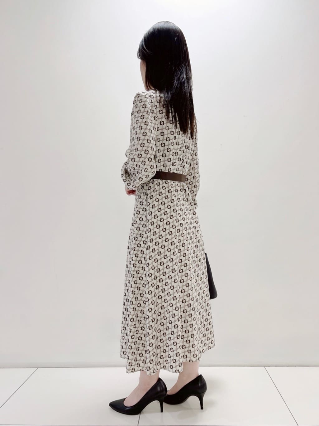 Ukiさんの「UNTITLED｜【ウエストリボン/前開きボタン/レトロモダン】チェーン柄フレアワンピース」を使ったコーディネート