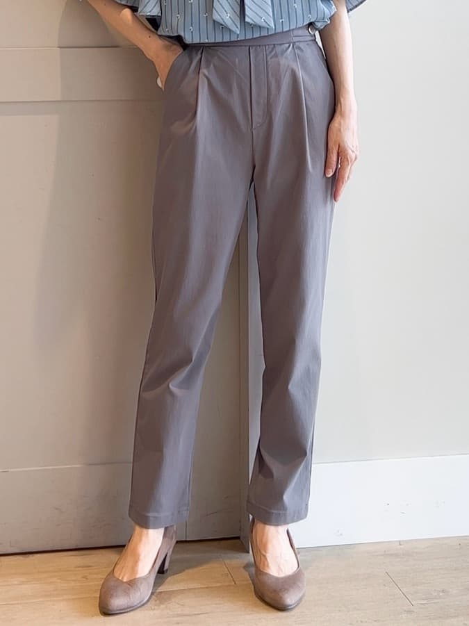 yamakoさんの「grove｜【冷感】サマーハイパーストレッチテーパードパンツ」を使ったコーディネート
