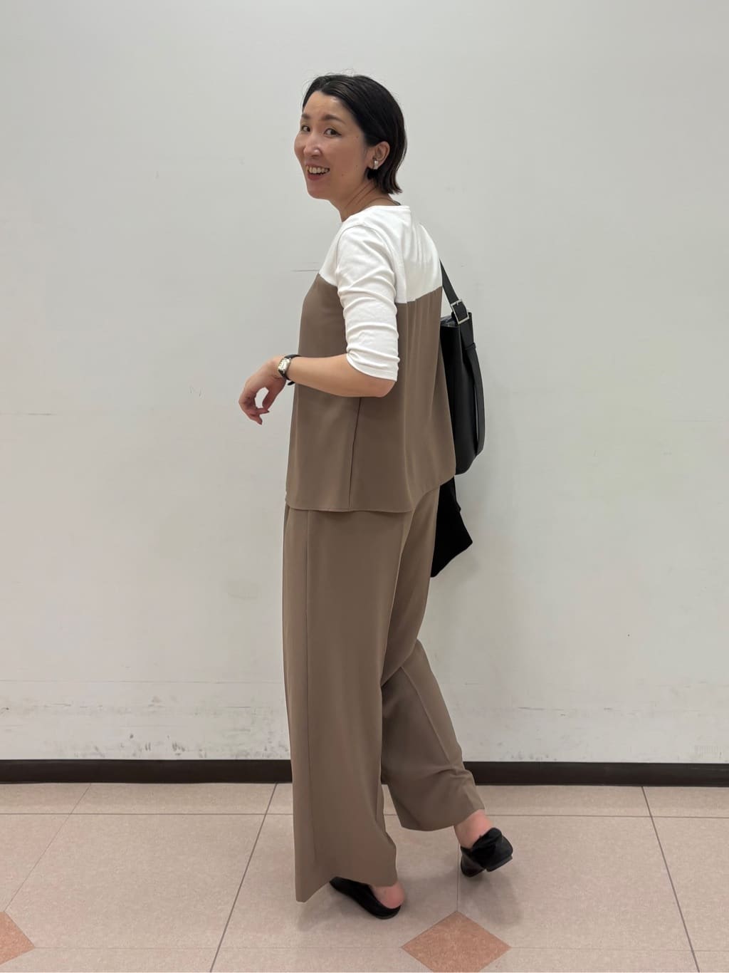 yuriさんの「INDIVI｜【着心地◎！】タックワイドパンツ」を使ったコーディネート
