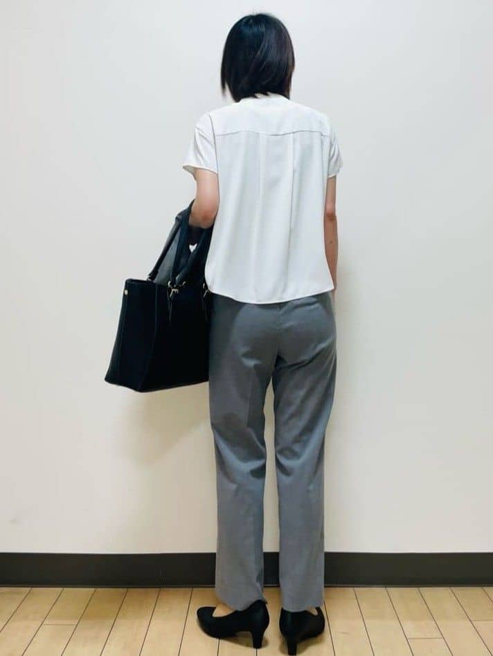 Riiさんの「Reflect｜【インナーに◎／すっきり見え！長め丈】タックデティールブラウス」を使ったコーディネート