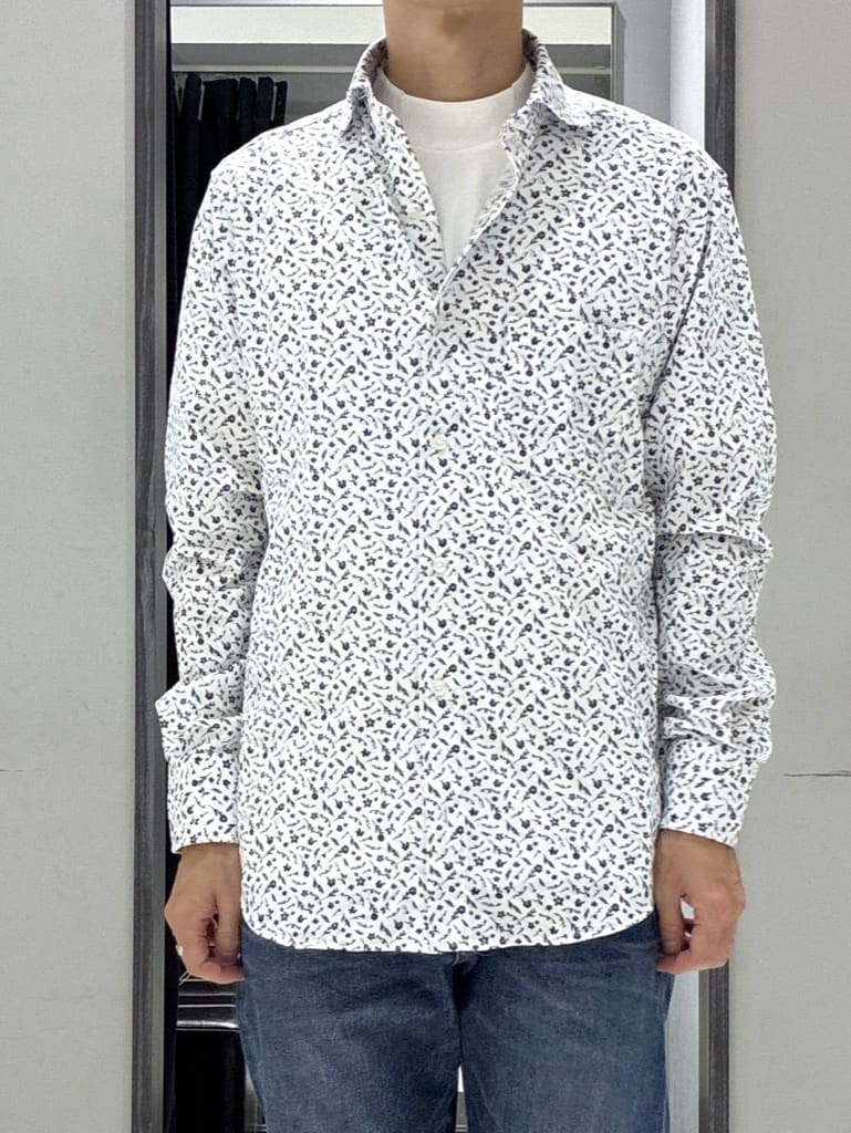 わいずみさんの「TAKEO KIKUCHI｜クールマックス 鹿の子 フラワープリントシャツ」を使ったコーディネート