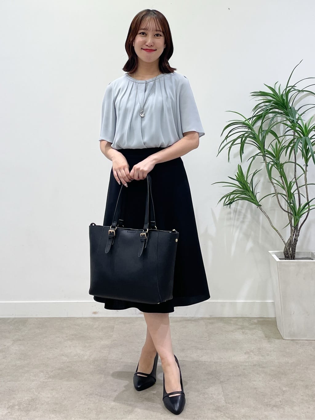 yukariさんの「Reflect｜【一枚着で着映え◎／ジャケットのインナーにも】フロント開きブラウス」を使ったコーディネート