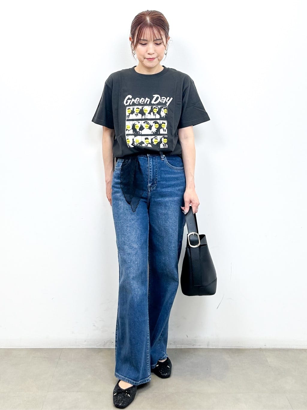 yumiさんの「OPAQUE.CLIP｜ロックTシャツ別注アソート【GREEN DAY／METALLICA／THE BEATLES】」を使ったコーディネート