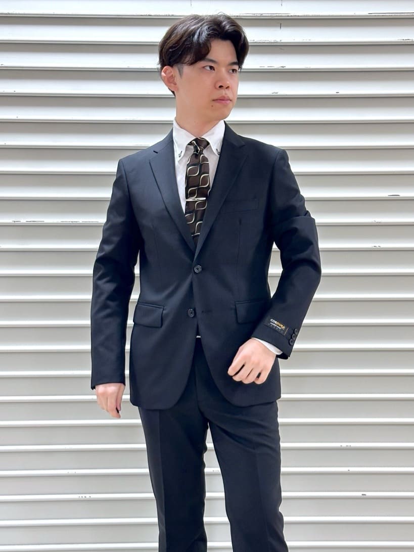 イッシーさんの「TAKEO KIKUCHI｜【Begin掲載】コーデュラ（R）夏素材ウールトロ　ストレッチスーツ」を使ったコーディネート