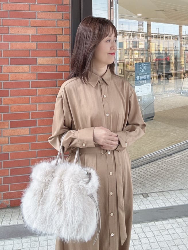 makiさんの「UNTITLED｜【前開きボタン/ベルト付/羽織シャツ/】2WAYトレンチ風ワンピース」を使ったコーディネート