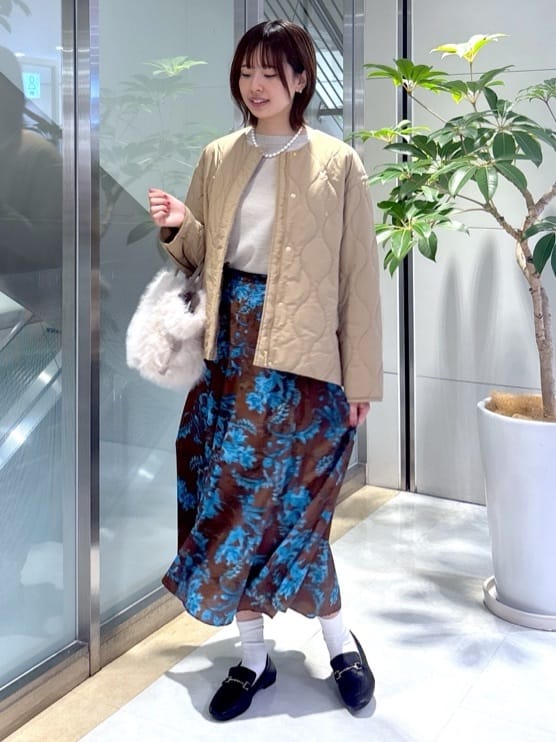 yukaさんの「UNTITLED｜【アンサンブル可/洗える】シルクウールカシミヤ ドルマンスリーブニット」を使ったコーディネート