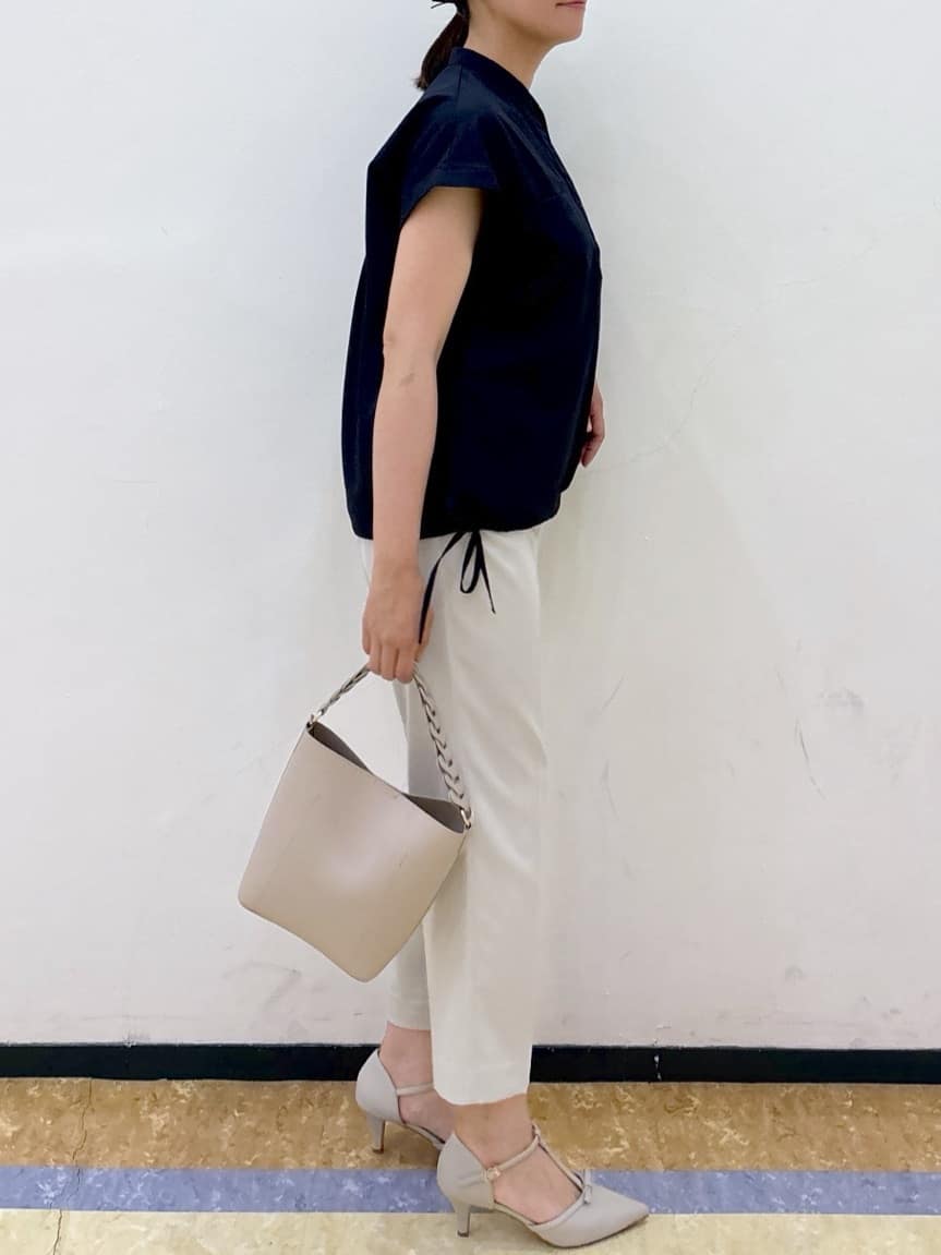 akariさんの「index｜ストレッチテーパードパンツ【洗濯機洗い可／吸水速乾／防シワ】」を使ったコーディネート