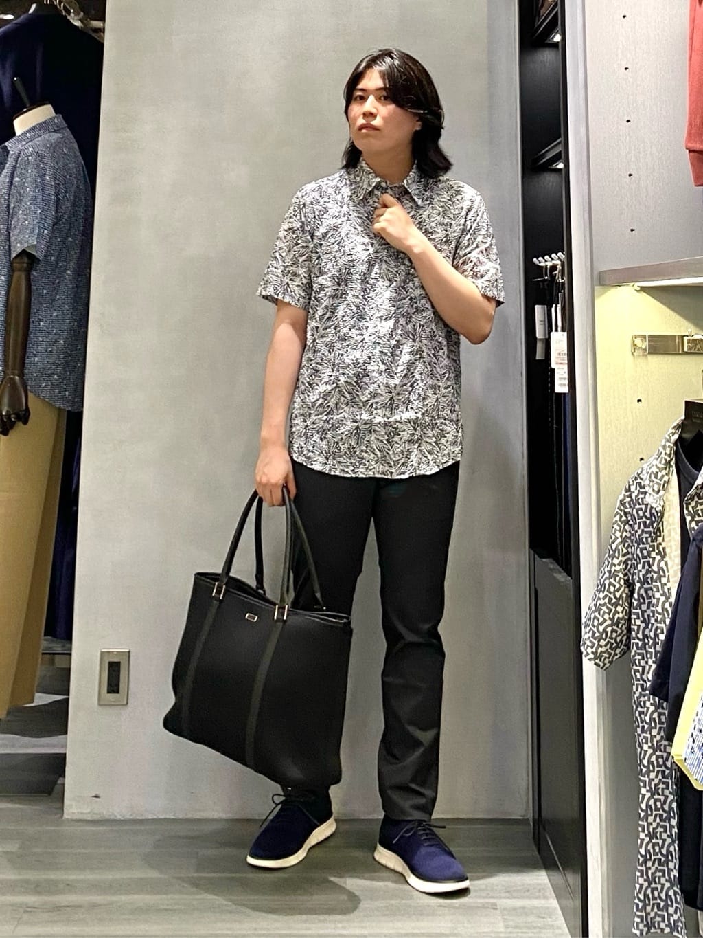 nishiさんの「TAKEO KIKUCHI｜【全7サイズ&times;8色展開！】トップマルチヘリンボン パンツ」を使ったコーディネート
