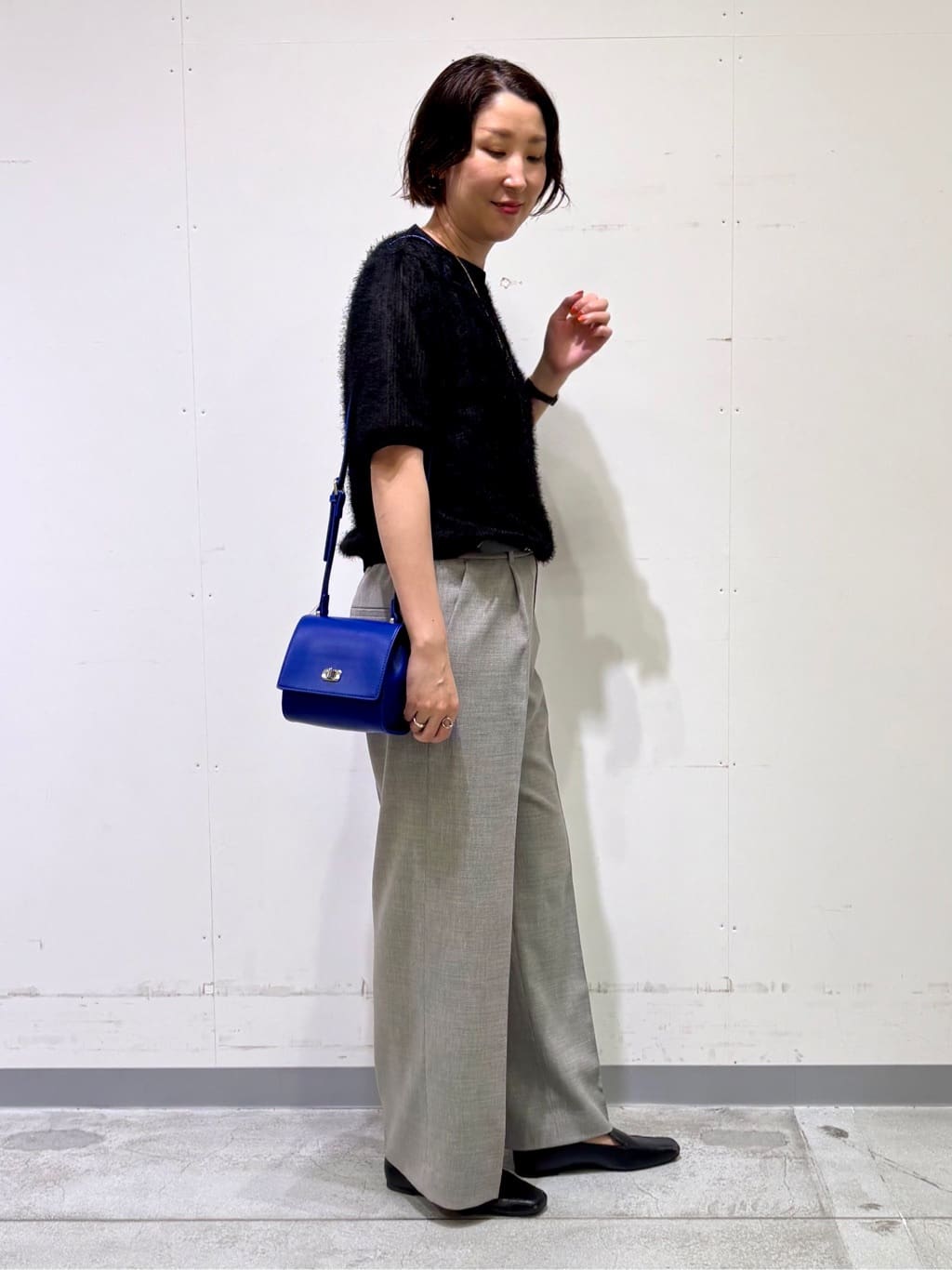 yuriさんの「INDIVI｜【洗える／セットアップ可能】凹凸ストレッチ素材ストレートパンツ」を使ったコーディネート