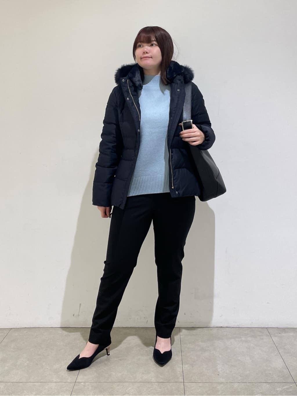 emikaさんの「INDIVI｜【名品／撥水／抗菌防臭】ショート丈リサイクルダウンコート」を使ったコーディネート