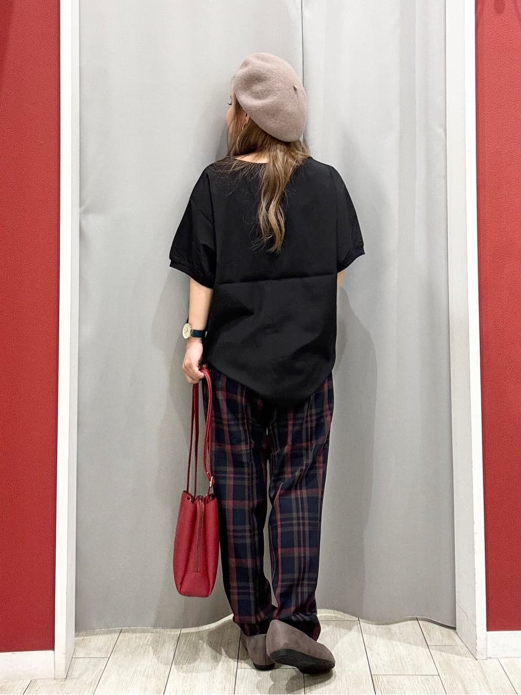 shioさんの「SHOO･LA･RUE｜【ひんやり/洗濯後しわになりにくい】リブ切り替えドルマンブラウス」を使ったコーディネート