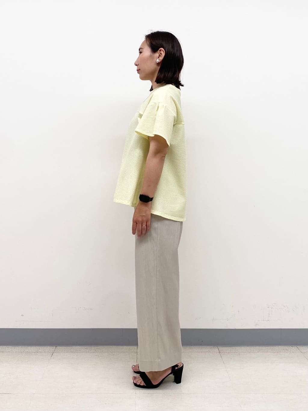 YUKARIさんの「INDIVI｜【褒められパンツ／洗える／ウエストゴム】ワイドタックパンツ」を使ったコーディネート