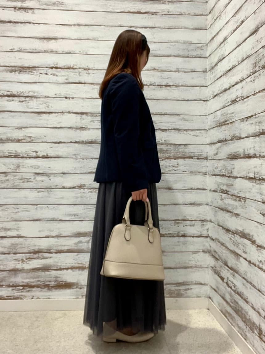 ゆっきーさんの「SHOO･LA･RUE｜【洗濯機可/セットアップ可/S-3L】きちんと楽に。カットジョーゼットノーカラージャケット」を使ったコーディネート