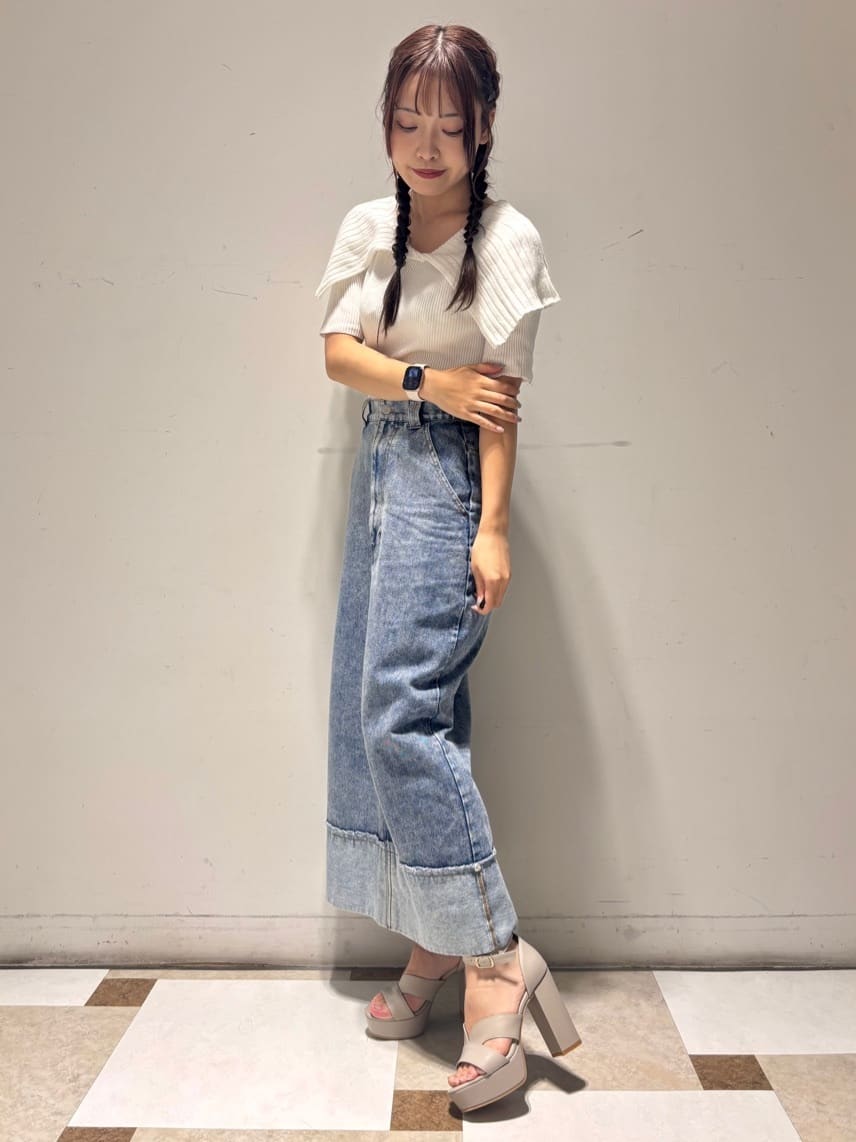 せらら⭐️さんの「ESPERANZA｜ネックベルトチャンキーヒールサンダル」を使ったコーディネート