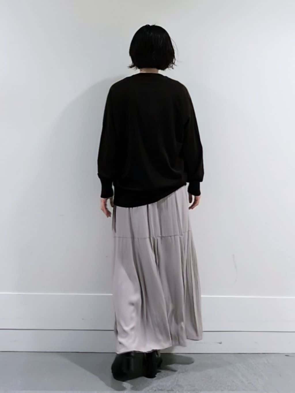 ミズタさんの「UNTITLED｜【アンサンブル可/洗える/Vネック】ウールシルクカーディガン」を使ったコーディネート
