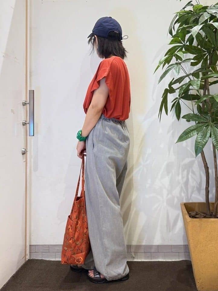 misakiさんの「SHOO･LA･RUE｜【S-LL/ひんやり/UV】二の腕をきれいにカバー ショルダータックトップス」を使ったコーディネート