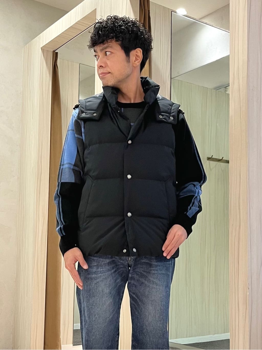 URAさんの「TAKEO KIKUCHI｜【袖取り外し可】デタッチャブル ダウンブルゾン」を使ったコーディネート