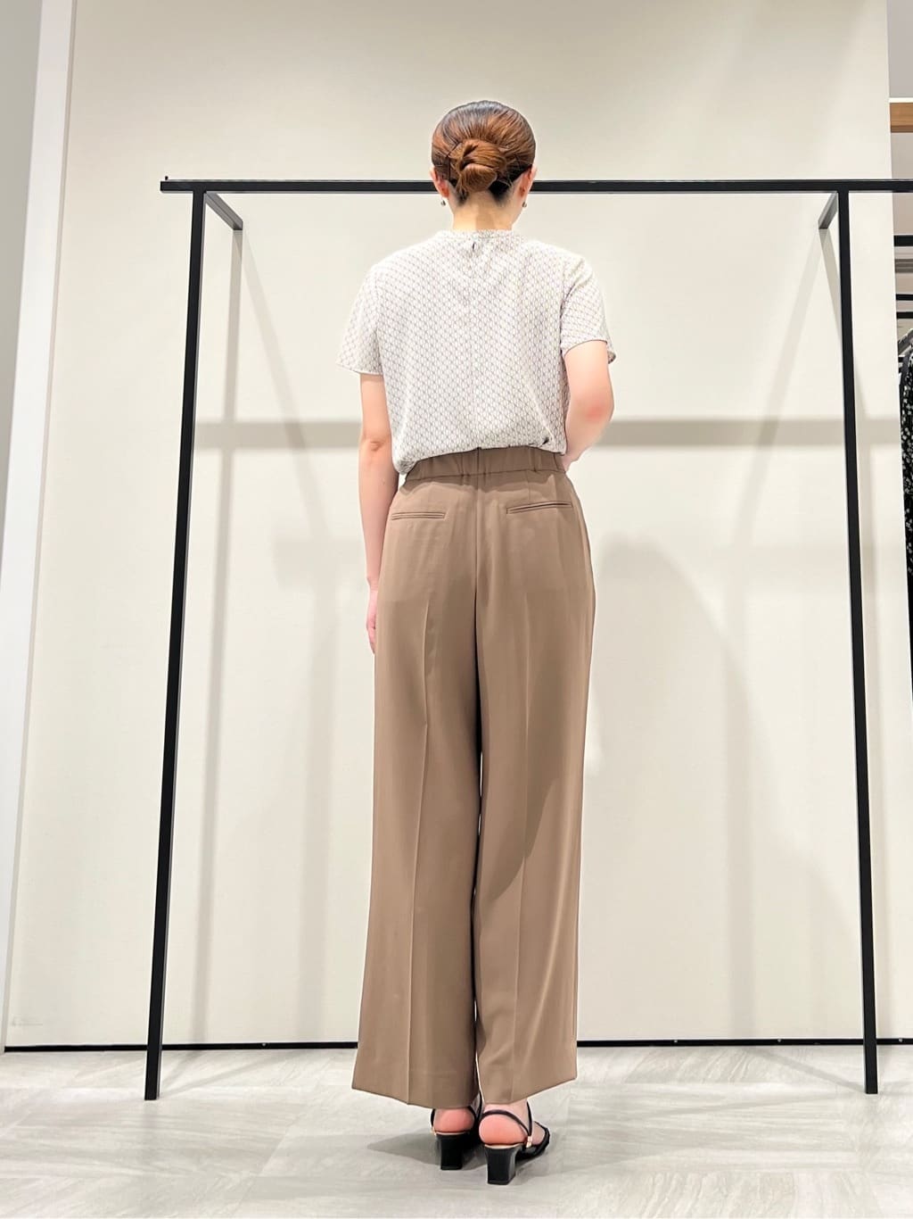 T.Kさんの「INDIVI｜【UVケア】モノグラム ボウタイデザインブラウス」を使ったコーディネート
