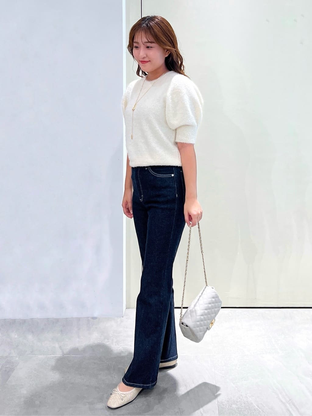 Unaさんの「OPAQUE.CLIP｜キラキラボリュームスリーブニット【洗濯機洗い可】」を使ったコーディネート