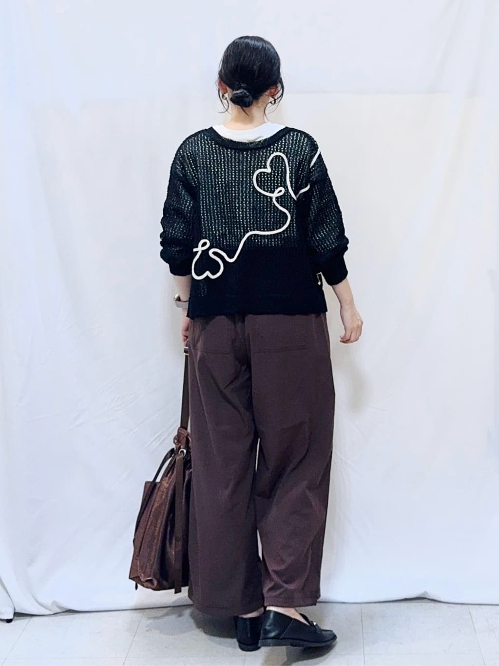 𝐇𝐢𝐫𝐨𝐦𝐢さんの「SHOO･LA･RUE｜コード刺繍アソートメッシュカーディガン」を使ったコーディネート
