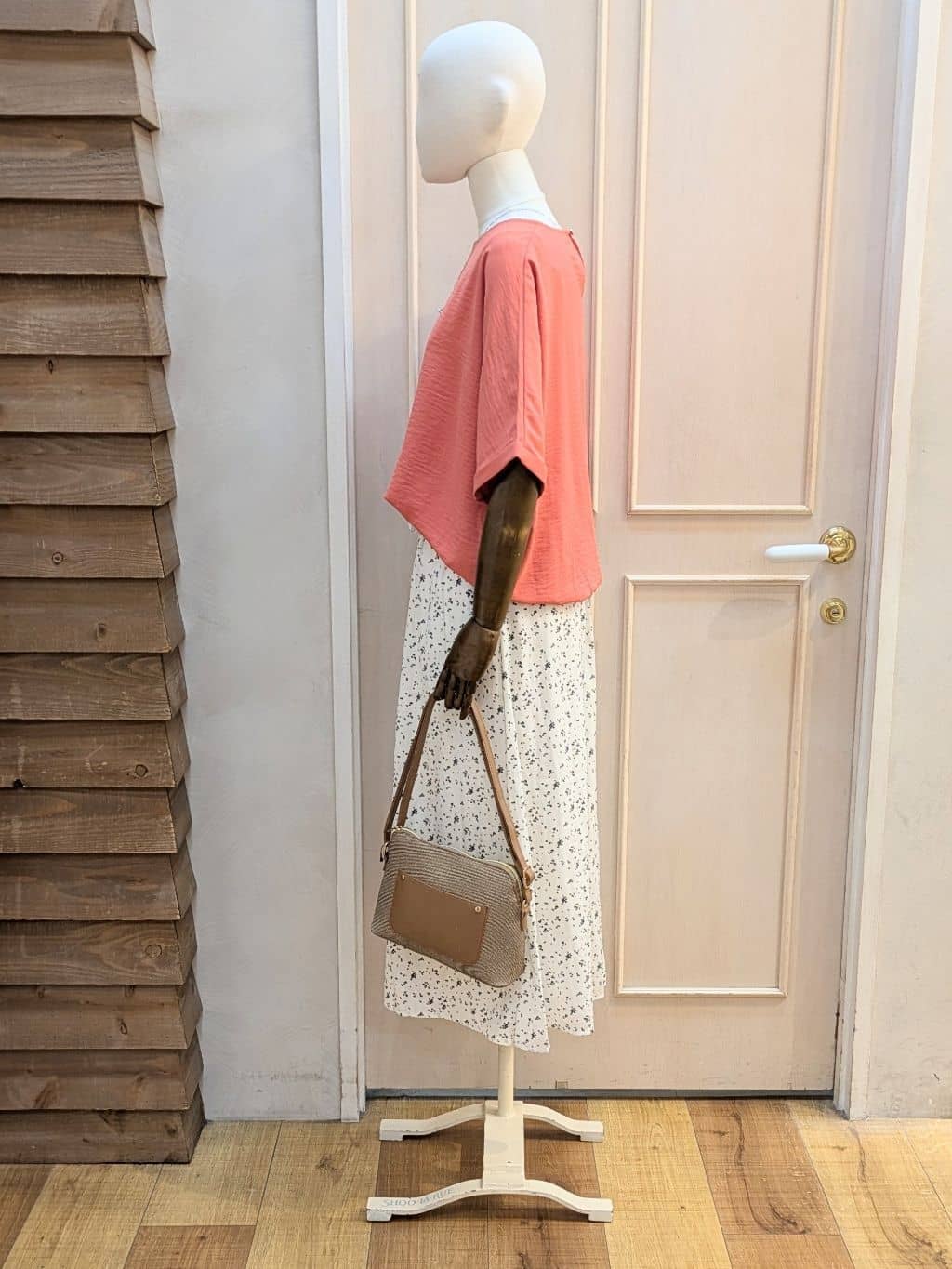 kawaさんの「SHOO･LA･RUE｜【洗濯後しわになりにくい】さらっとタッチの 5分袖ドルマンブラウス」を使ったコーディネート