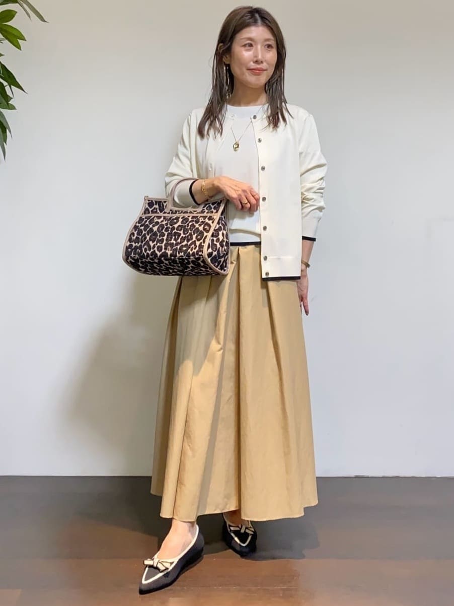 tomoさんの「UNTITLED｜【アンサンブル可/薄手】ベーシッククルーネックカーディガン」を使ったコーディネート