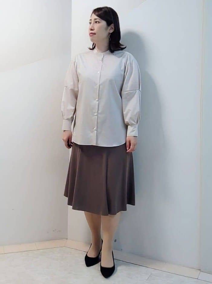 エリさんの「Reflect｜【さらっと一枚で決まる／重ね着にもおすすめ◎】タックスリーブシャツブラウス」を使ったコーディネート