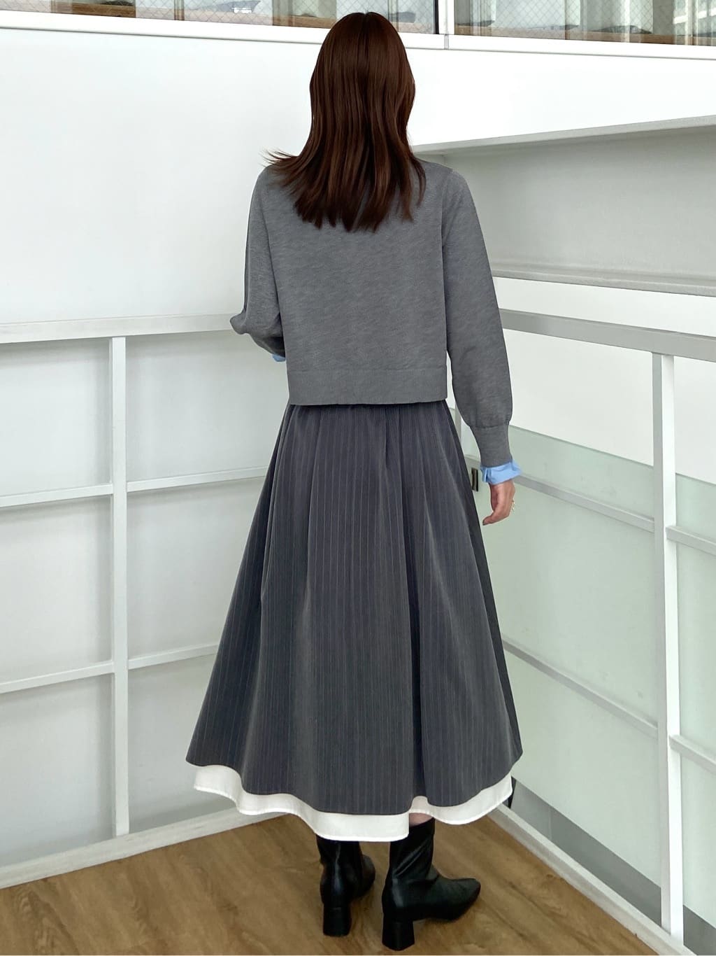 めぐさんの「OPAQUE.CLIP｜ピンストライプレイヤード風フレアスカート【洗濯機洗い可】」を使ったコーディネート