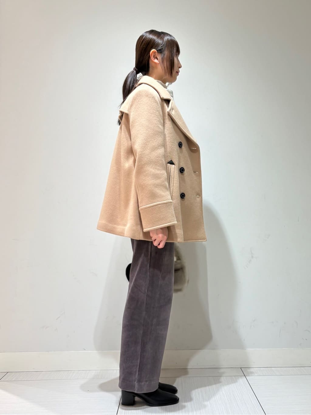 やなぎさんの「DRESSTERIOR｜コーデュロイイージーワイドパンツ」を使ったコーディネート
