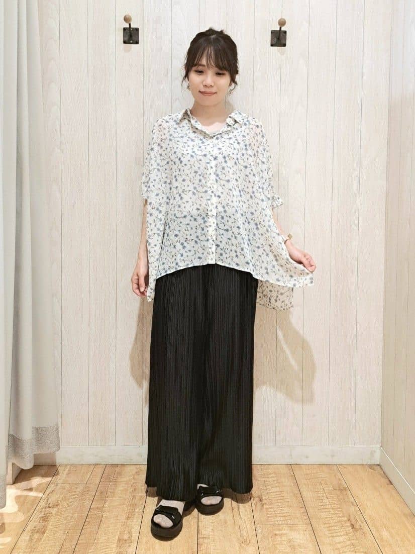 SAKIさんの「SHOO･LA･RUE｜」を使ったコーディネート