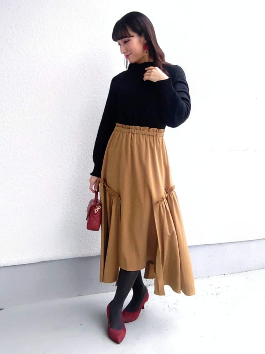 keinaさんの「SunaUna｜◆【COLLECTION LINE】フリルラメニット」を使ったコーディネート