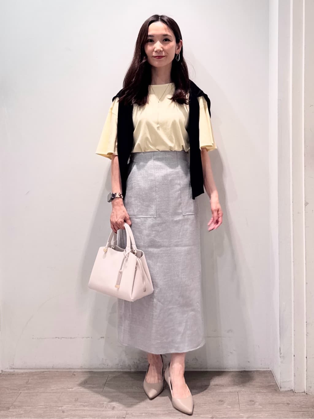 yuicciさんの「OPAQUE.CLIP｜《美人百花掲載》ストレッチリネンライクタイトスカート【洗濯機洗い可】」を使ったコーディネート