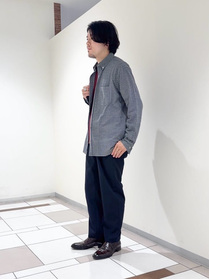 及川さんの「TAKEO KIKUCHI｜【抗菌防臭/シーズンレス】シアサッカーギンガムチェック ストレッチシャツ」を使ったコーディネート