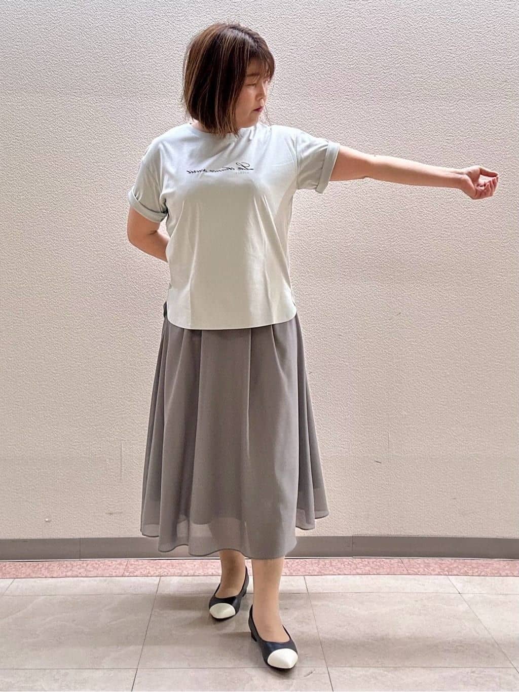 chinatsuさんの「Reflect｜◆【マシンウォッシュ可】ロゴTシャツ」を使ったコーディネート