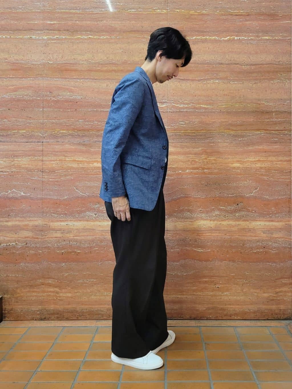 piroyaさんの「TAKEO KIKUCHI｜【抗菌防臭／5サイズ展開】ハイゲージポンチ Tシャツ」を使ったコーディネート