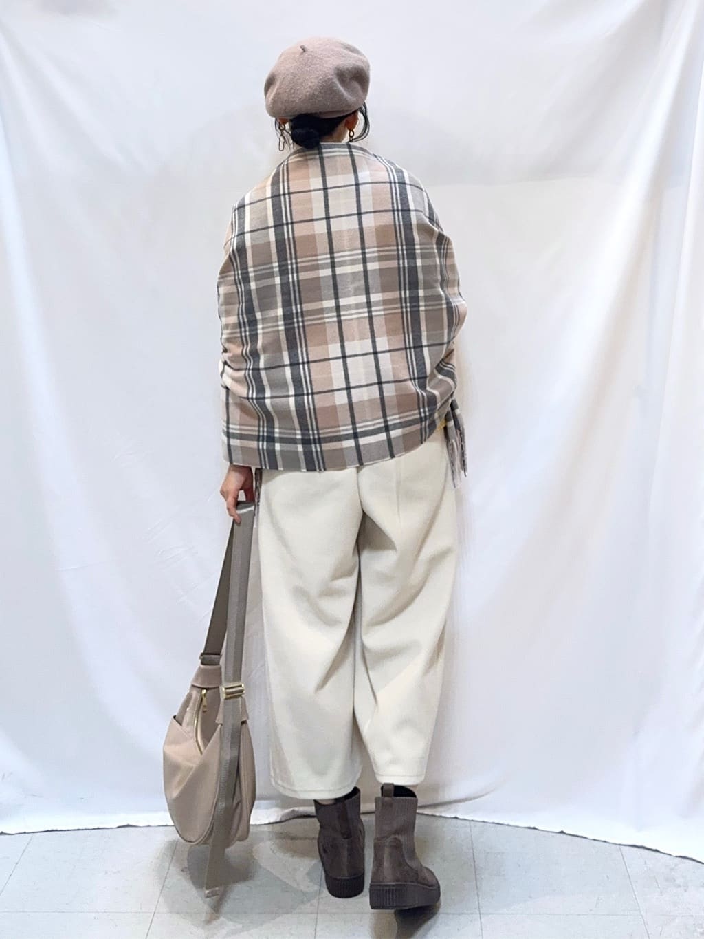 𝐇𝐢𝐫𝐨𝐦𝐢さんの「SHOO･LA･RUE｜【洗濯機可】美脚見え あったか圧縮ニット ガウチョパンツ」を使ったコーディネート