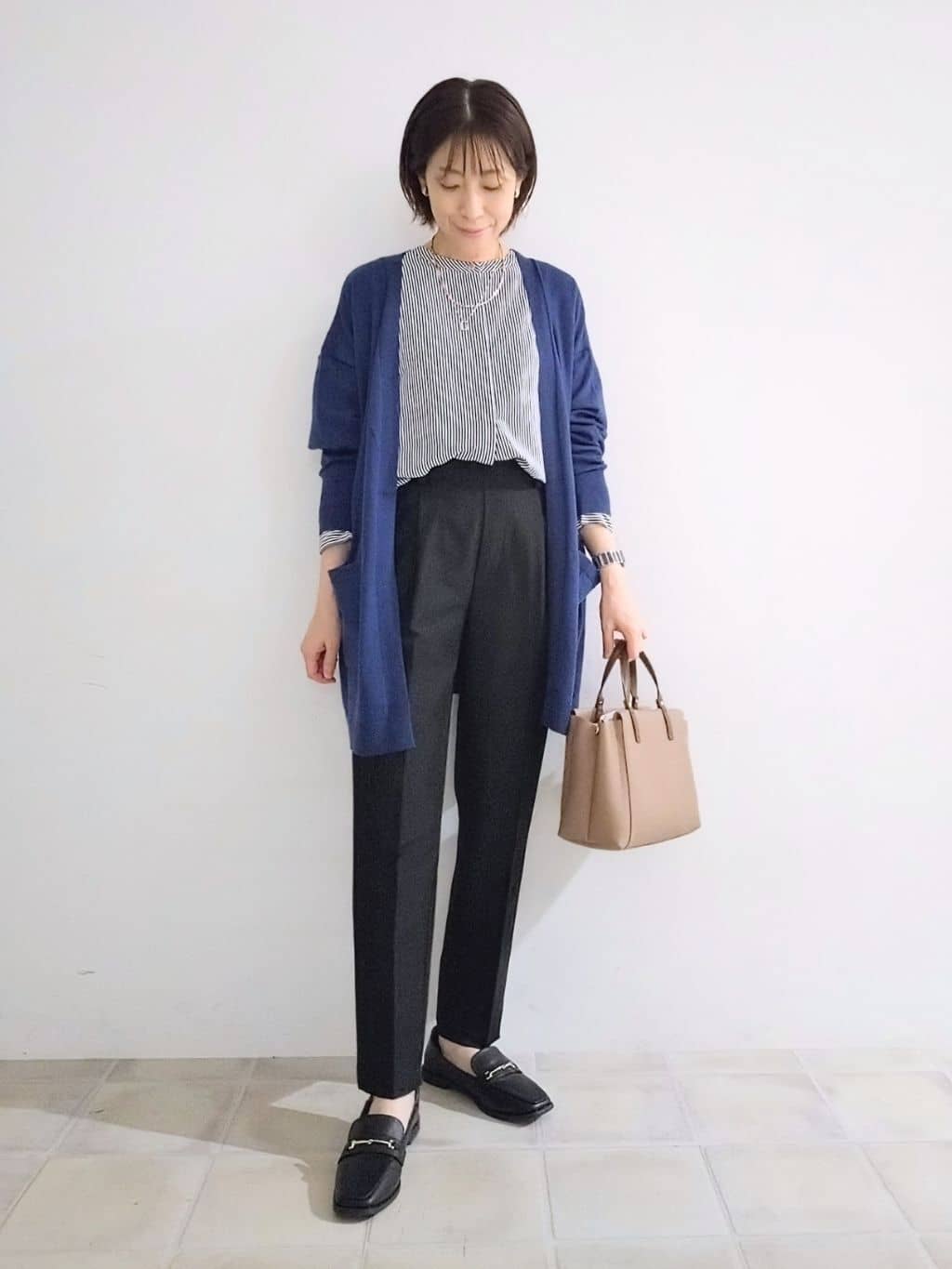 miomioさんの「SHOO･LA･RUE｜【高レビュー/SS-LL/美脚シルエット】すっきりきれい見え テーパードパンツ」を使ったコーディネート