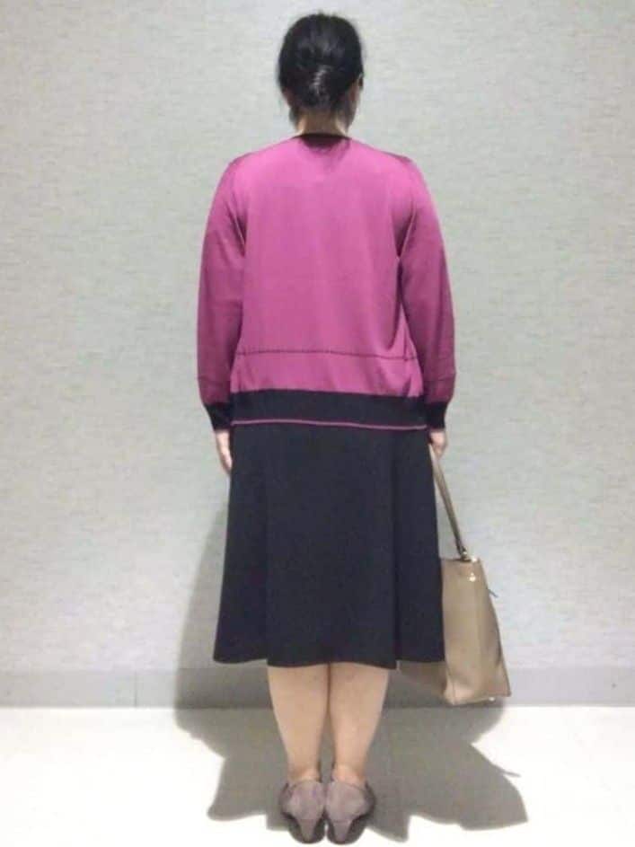 sakoさんの「Reflect｜【WEB先行カラーあり／手洗い可／アンサンブル可】バイカラーカーディガン」を使ったコーディネート