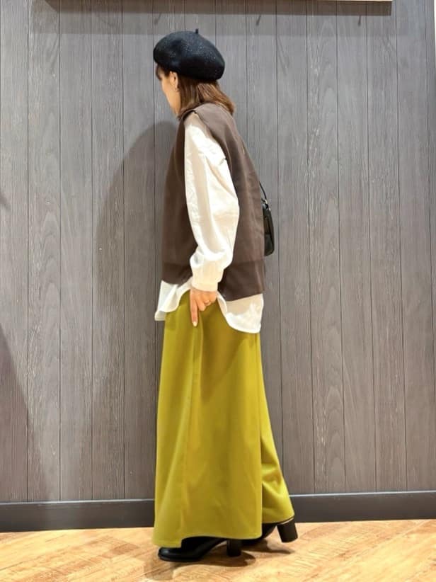 meiさんの「SHOO･LA･RUE｜【S-LL/2点セット】脚のラインを拾いにくい ベルト付きタックスカーチョパンツ」を使ったコーディネート