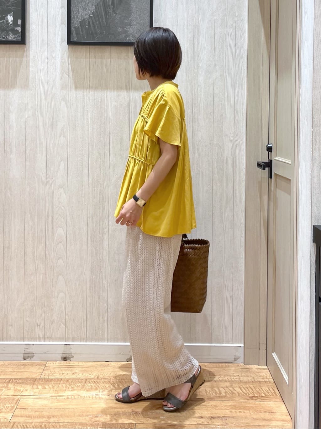 shirayuuuさんの「SHOO･LA･RUE｜【S-LL】クロシェ風レースイージーワイドパンツ」を使ったコーディネート