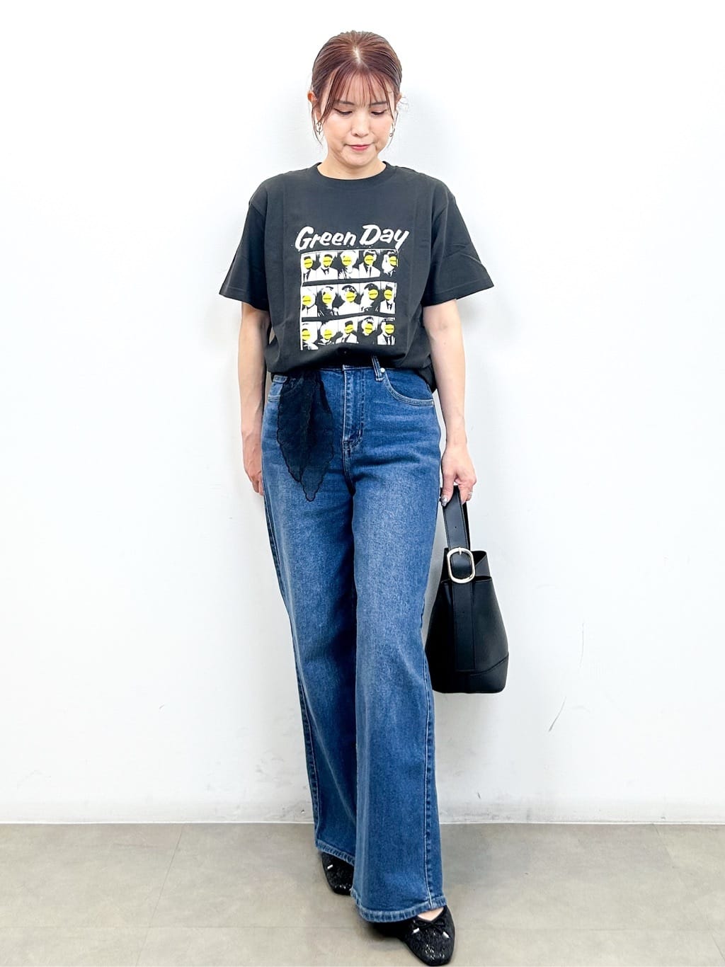 yumiさんの「OPAQUE.CLIP｜ロックTシャツ別注アソート【GREEN DAY／METALLICA／THE BEATLES】」を使ったコーディネート