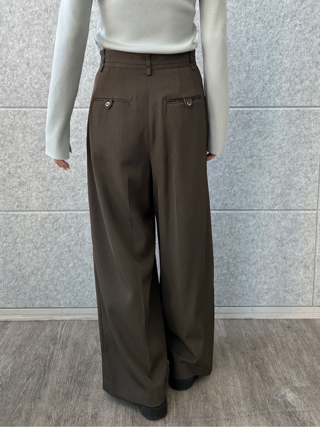 harunaさんの「CODE A｜urban tailor wide trousers」を使ったコーディネート